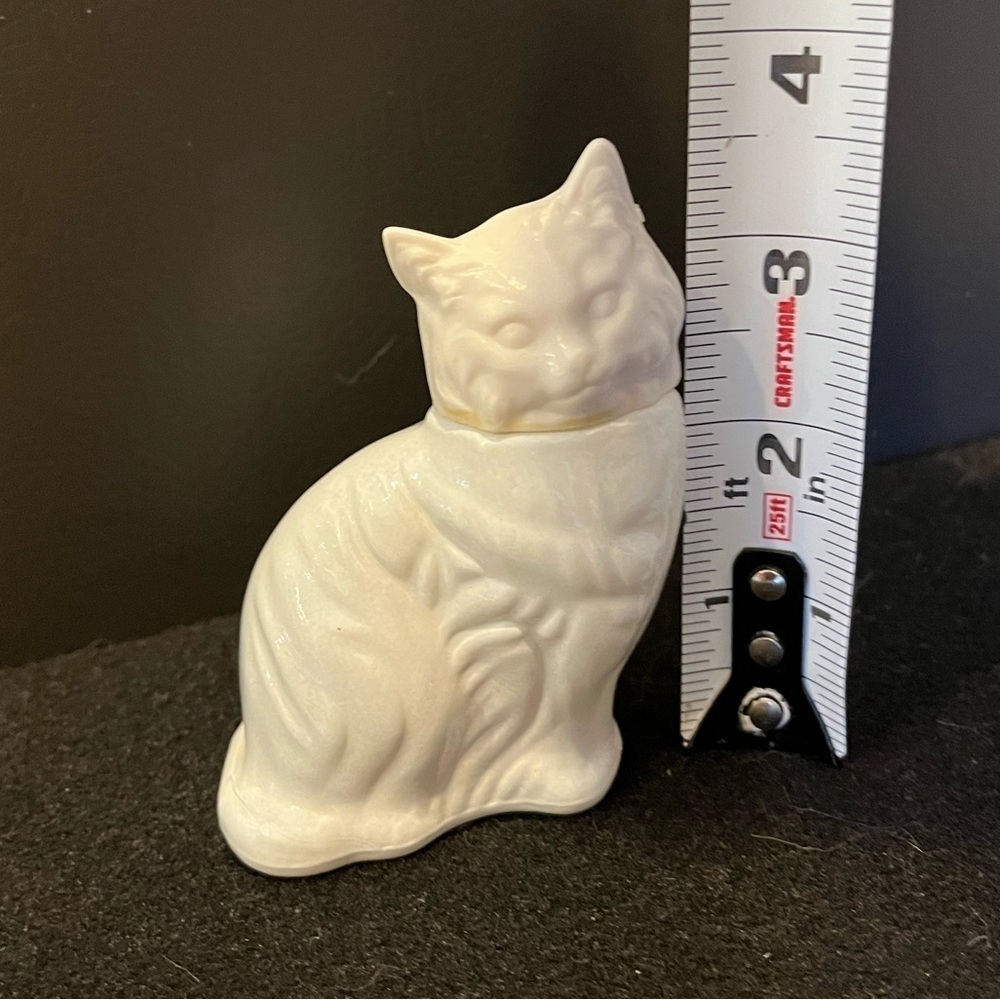 Avon White Cat Decanter Bottle Long Hair Fluffy White Cat Figurine - Picture 13 of 13